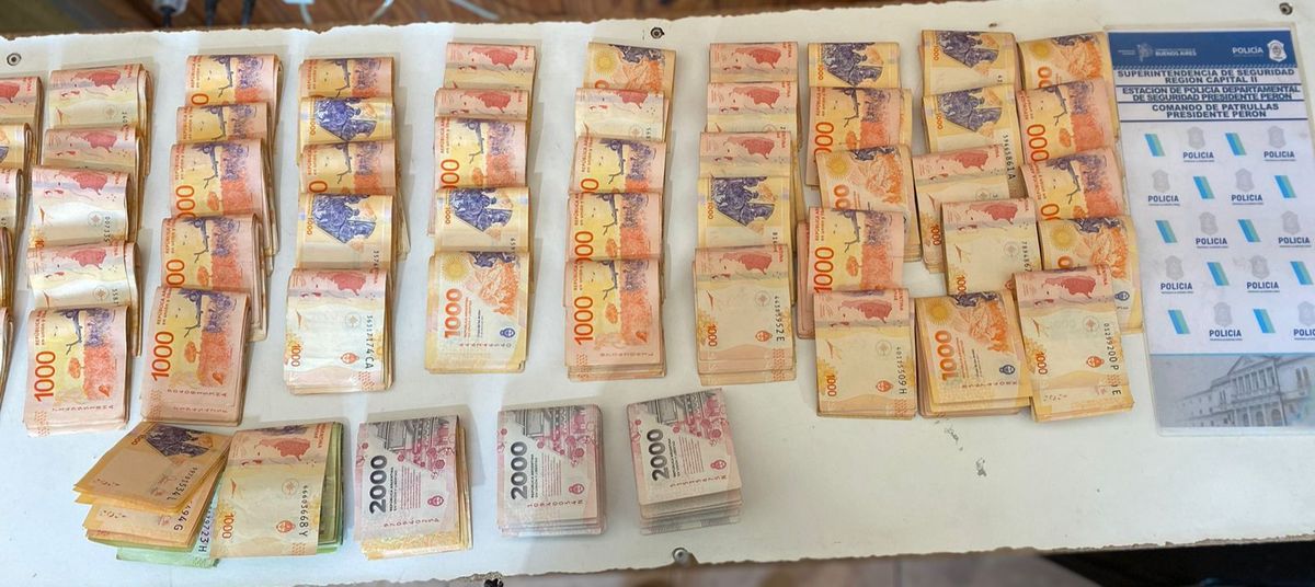 El dinero que habían robado los cinco delincuentes. Una suma de $560.000 pesos.
