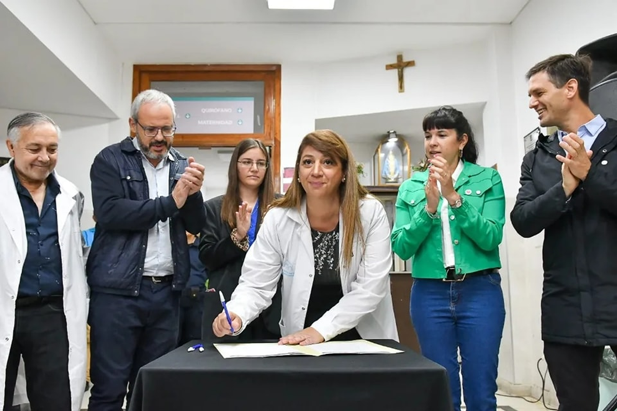 El doctor Roque Matta dej&oacute; la direcci&oacute;n ejecutiva del centro de salud, que qued&oacute; a cargo de la doctora Jessica Derisio.
