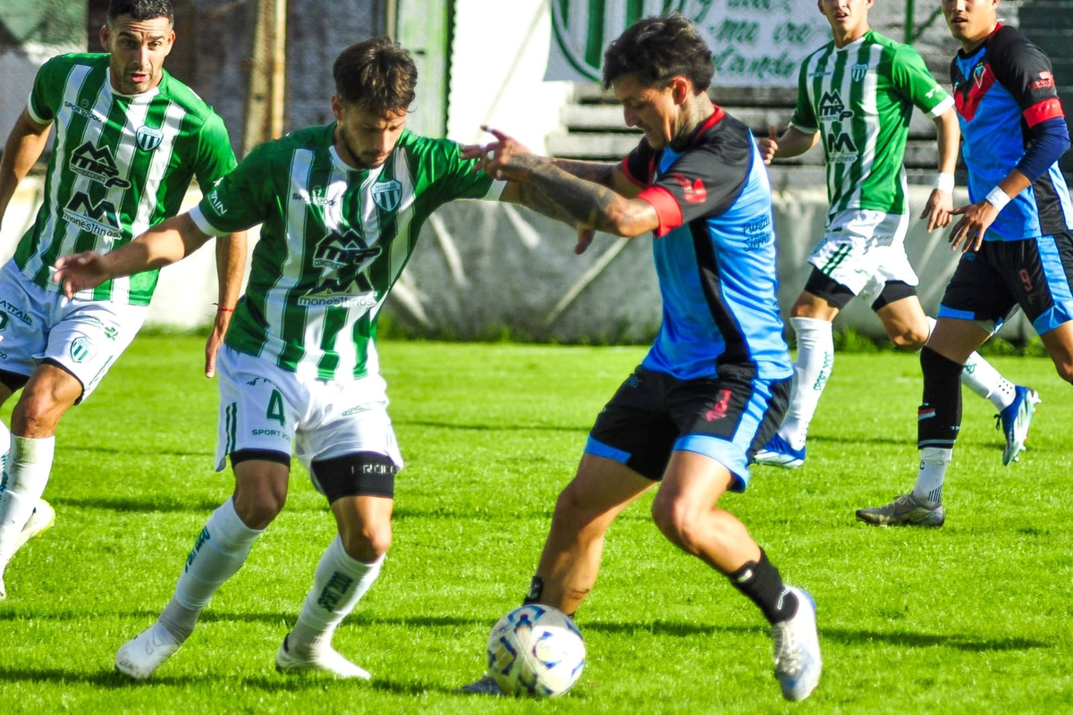 Brown de Adrogué en su visita a Laferrere. 