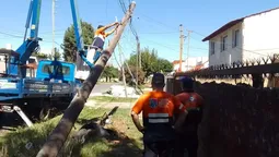 Temperley: manejaba borracho, chocó y derribó un poste en San José