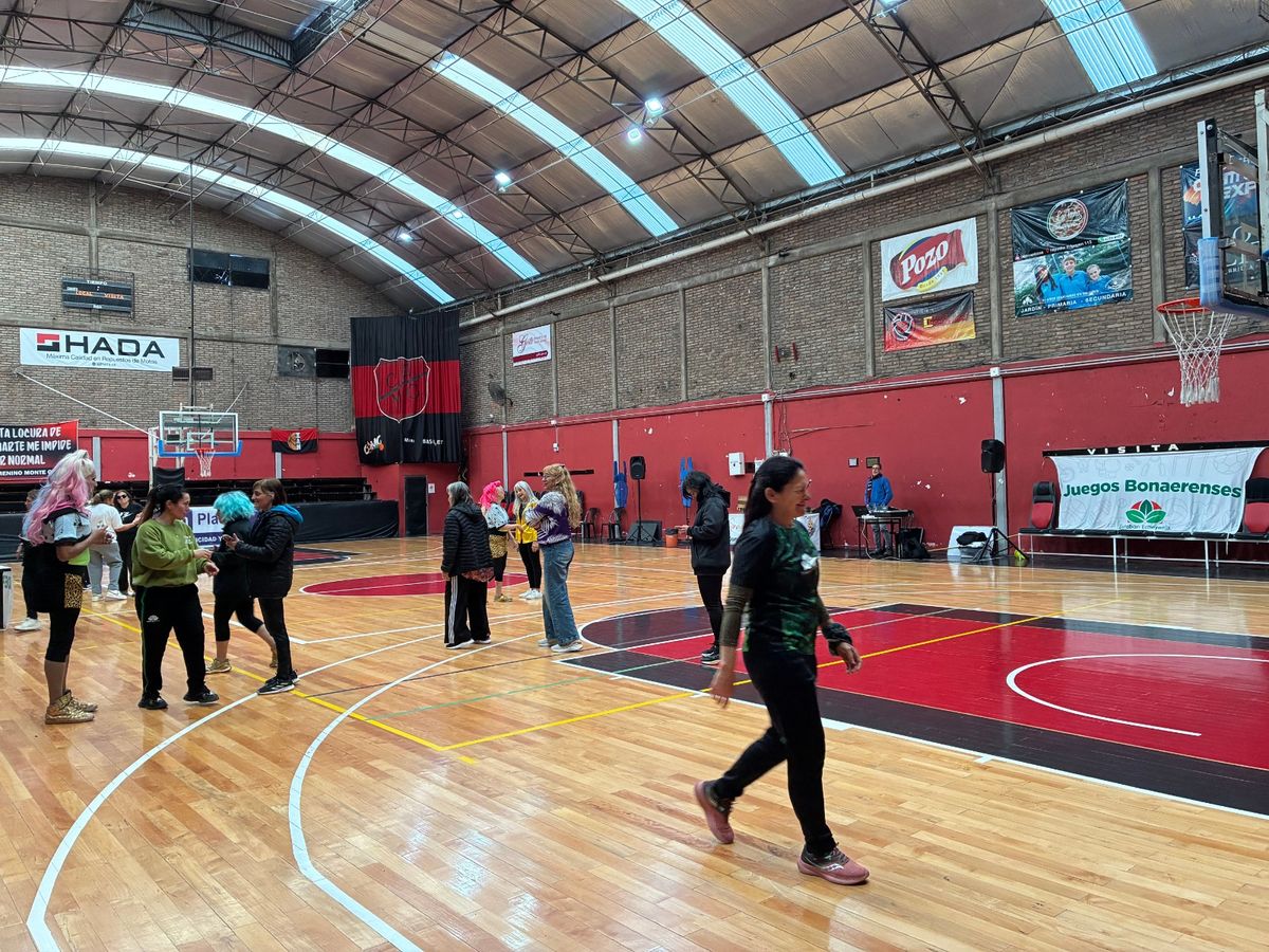 En la entidad de Monte Grande participan personas de todas las edades.