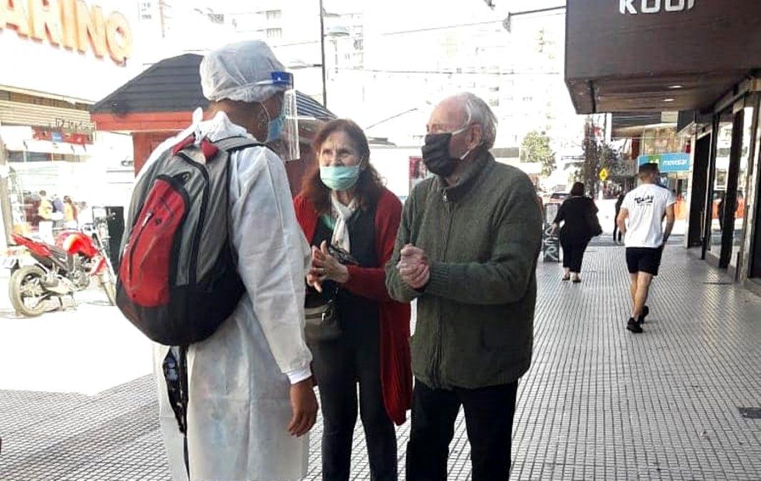 Operativo de prevención del coronavirus en la peatonal Laprida de Lomas de Zamora.