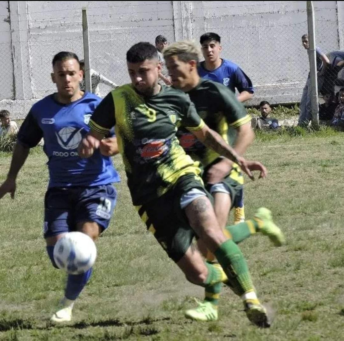 Con pasado en otros equipos de la liga, Cristian se adue&ntilde;&oacute; de la cinta en el Primer equipo.