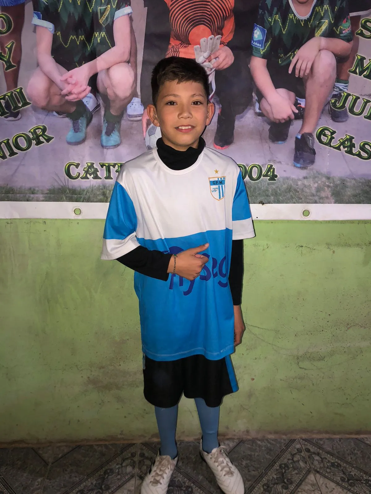 Martín tiene 10 años. 