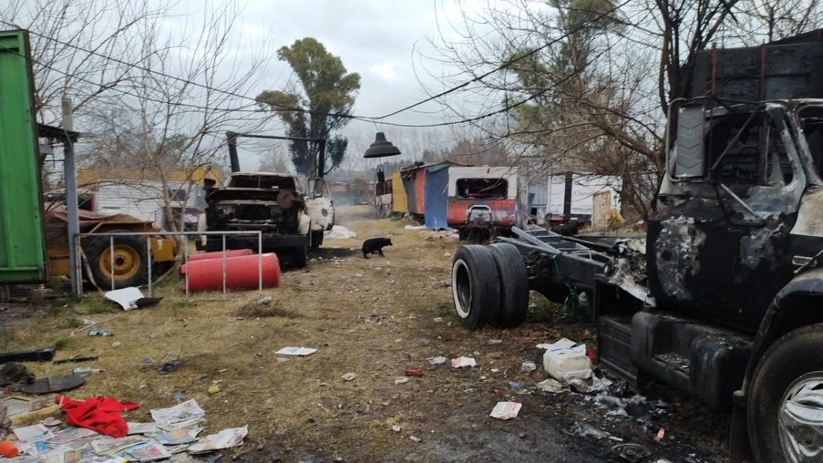El lugar quedó destrozado tras el desalojo.