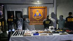 se hacian pasar por policias para robar y los detuvieron tras allanamientos en la provincia de buenos aires