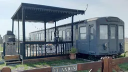 de chatarra a hogar: un vecino de canning convirtio un vagon en casa de fin de semana