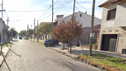 Lanús: un policía frustró el robo de una moto y baleó a un delincuente