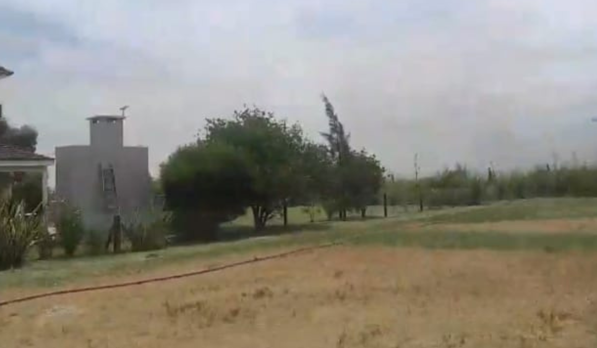 Temor entre los vecinos por la cercanía del incendio a countries de Canning.