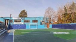 unidos por el techo: la campana de el fogon de jose marmol para techar su cancha de futbol