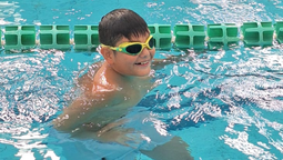 con 12 anos, a la seleccion de natacion adaptada: la historia de iker roa, el nene no vidente de monte grande