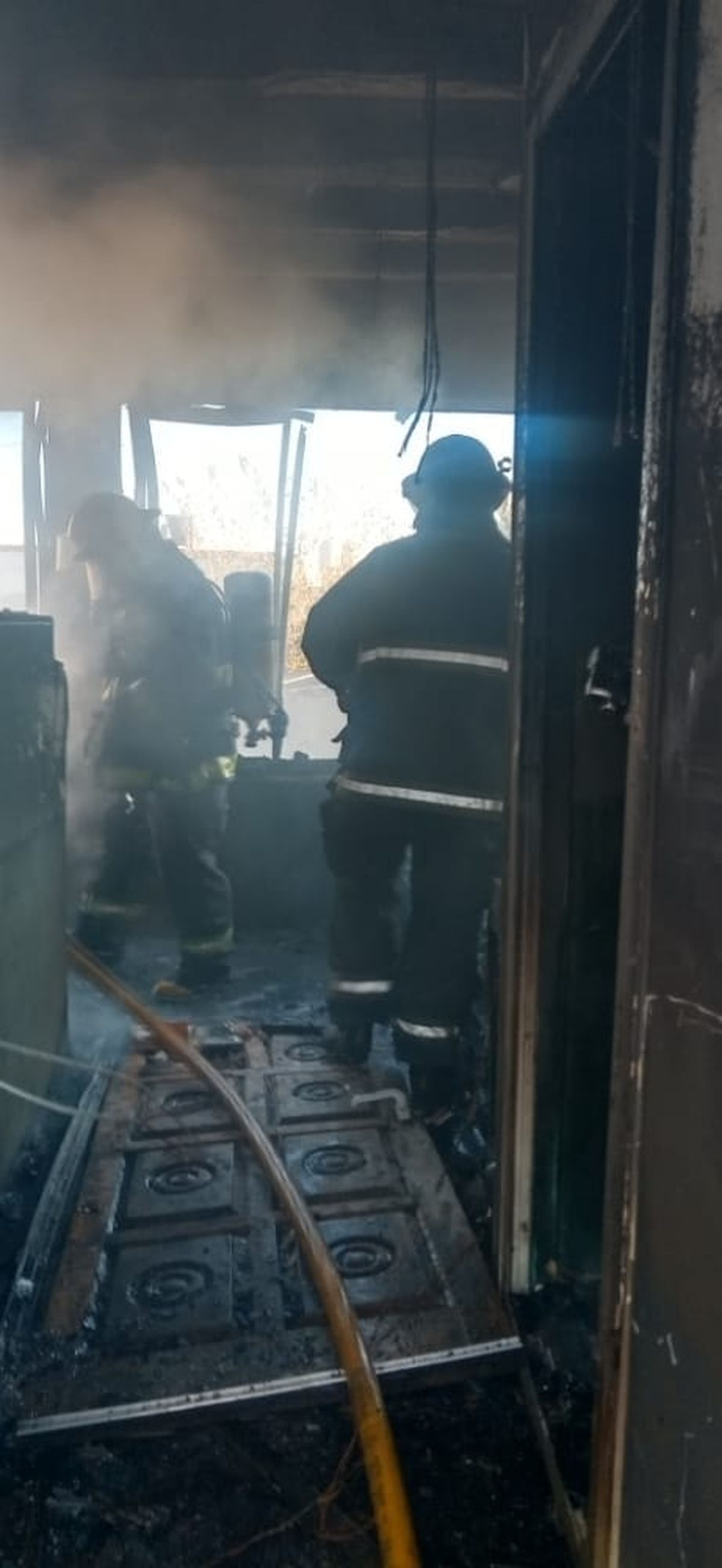 Incendio en Monte Grande: se prendió fuego una casa