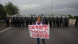 corte en la panamericana: conflicto por el cierre de fate y tension con gendarmeria