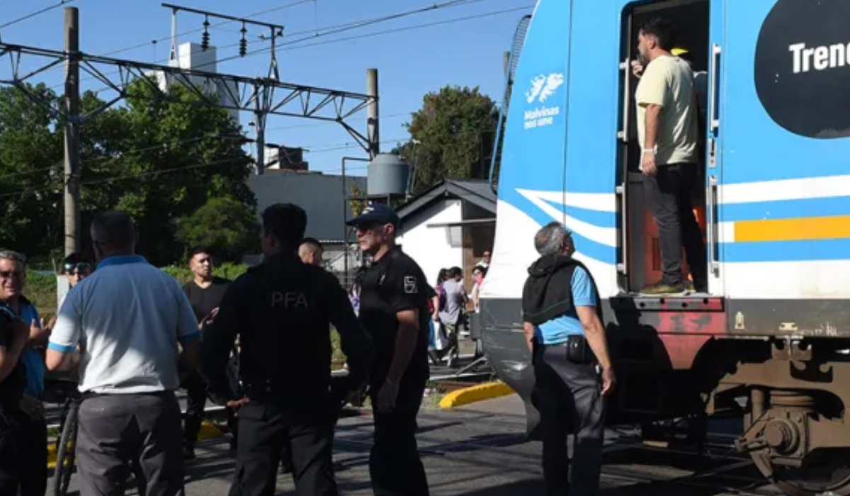 Lomas de Zamora: una mujer de 78 años fue atropellada por el Tren Roca Lomas de Zamora: una mujer de 78 años fue atropellada por el Tren Roca