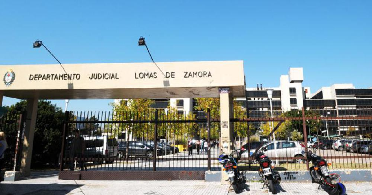 El juicio por el crimen en Monte Grande se desarrolló en los Tribunales de Lomas de Zamora. El juicio por el crimen en Monte Grande se desarrolló en los Tribunales de Lomas de Zamora.