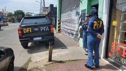 causa sur finanzas: allanaron un galpon en turdera y demoraron a la tesorera mientras investigan si ocultaron pruebas