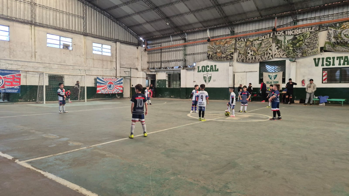 De Burzaco y El Fortín de Longchamps dejaron todo en la cancha de Esperanza.
