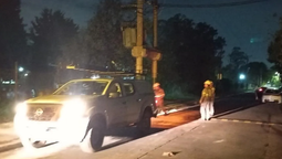 lomas: un camion arrastro cables y dejo sin luz a un barrio