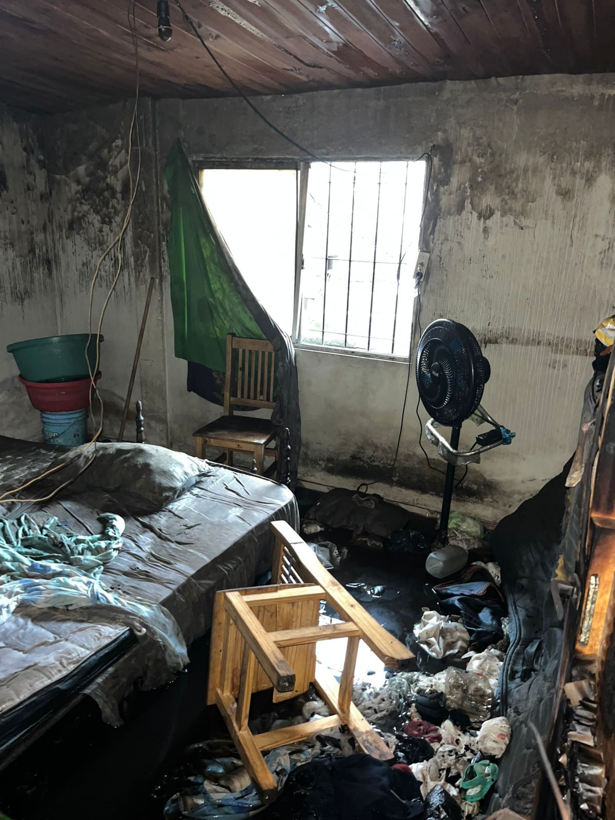 La casa que sufrió un incendio en 9 de Abril, Esteban Echeverría. 