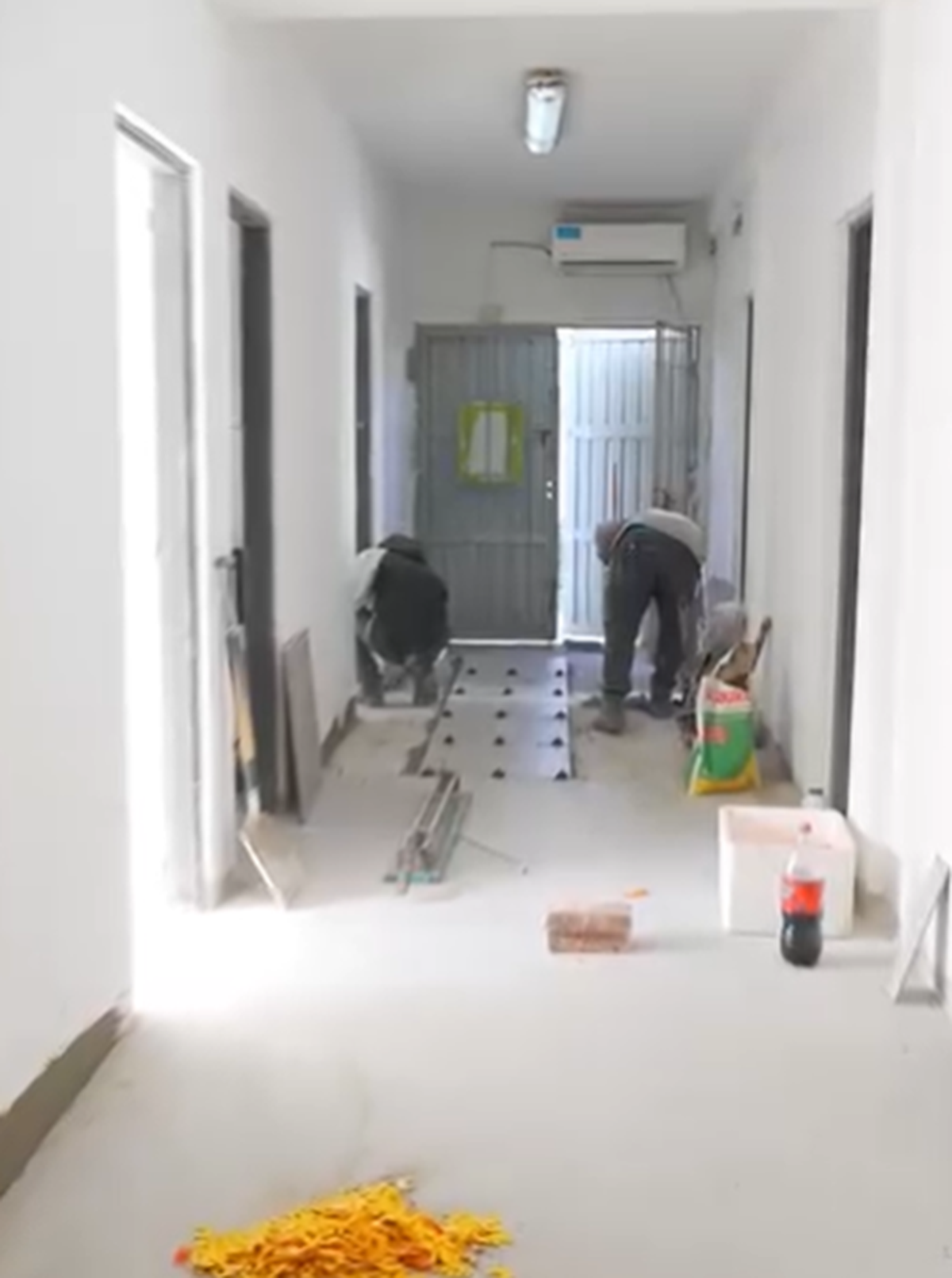Las obras avanzan en los Centros Integrales de Salud de Llavallol y 25 de Mayo para renovar sus instalaciones.