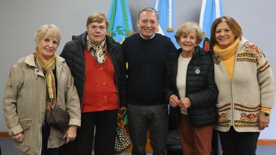 Esteban Echeverría: Fernando Gray se reunió con integrantes del Centro de Jubilados Docentes