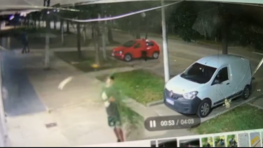 Cuatro menores detenidos en Alejandro Korn por abrir un auto y robar pertenencias