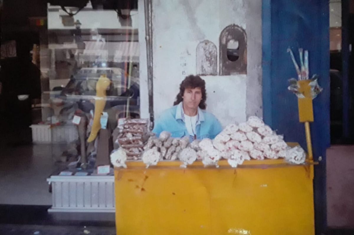 Cuatro décadas vendiendo pochoclos en Monte Grande: la historia de los Reinero 