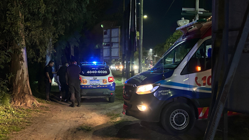 Violenta pelea de pareja en la rotonda de la Mujer de Canning: el hombre quedó detenido