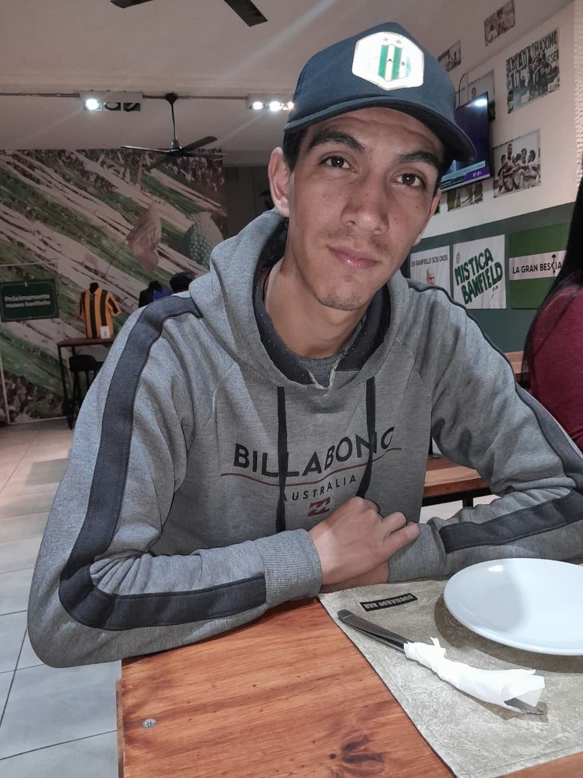 El joven necesita recaudar el dinero para tener el casco lo antes posible.