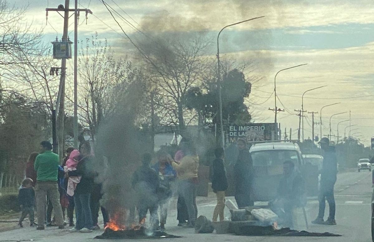 Vecinos en protesta en San Vicente. 