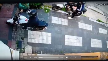 Vecinos de Lanús detuvieron a un ladrón de motos: video