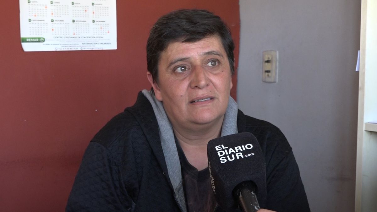 Fabiana trabaja hace 20 años en Monte Grande. Actualmente considera que la crisis y las aplicaciones llevarán al fin de las remiserías.