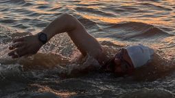 Más de 19 horas en el agua: vecino de Luis Guillón cruzó el Río de La Plata a nado