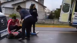 choque en ezeiza entre un auto y una moto dejo una mujer herida