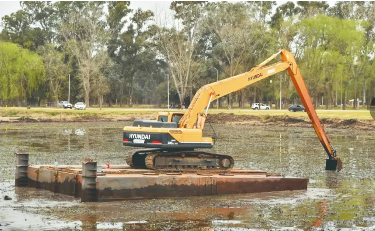 En 2022 se hizo una mega obra con la que retiraron 20 mil toneladas de plantas de la laguna. Coincidi&oacute; con la sequ&iacute;a.