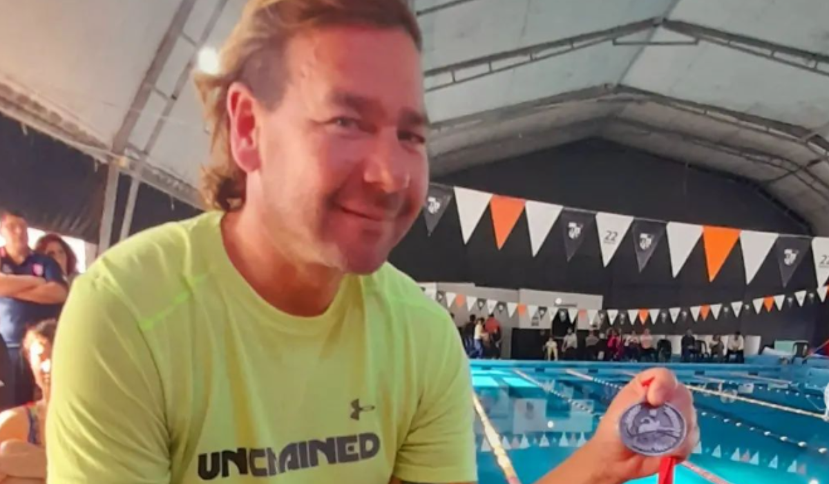 Hernán Sachero pasó por un trasplante de riñón y, sin embargo, es campeón de natación. 