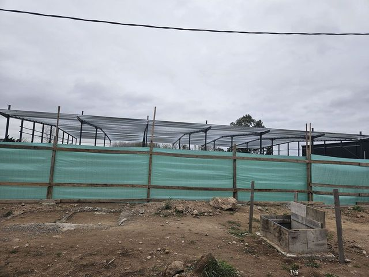 Un proyecto de polo de locales para el rubro de construcción y diseño en Rivadavia y Corti.