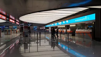 Por la adhesión al paro de los gremios aeronáuticos, se cancelan y reprograman vuelos