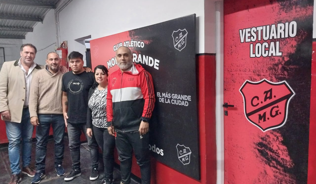 El Club Atlético Monte Grande inaugura un nuevo vestuario para fútbol infantil