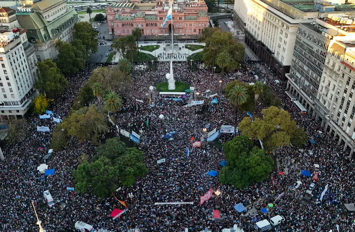 La primera marcha universitaria se llev&oacute; a cabo en abril.