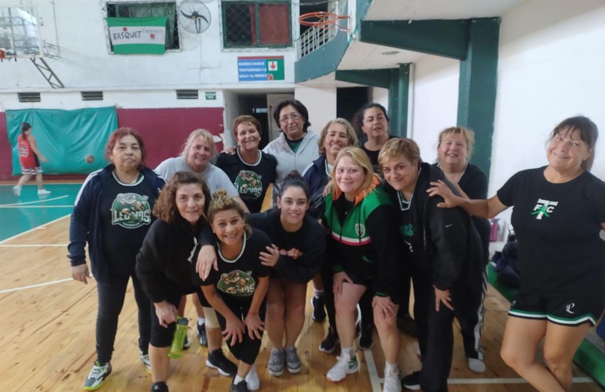 En las redes sociales se las pueden encontrar cómo: @las_leonas_maxibasquet50. 