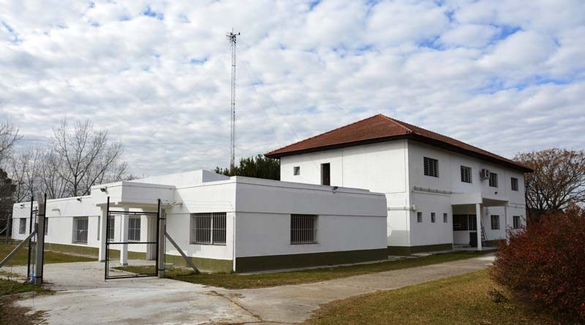 Es la primera escuela agraria en Almirante Brown. Es la primera escuela agraria en Almirante Brown.