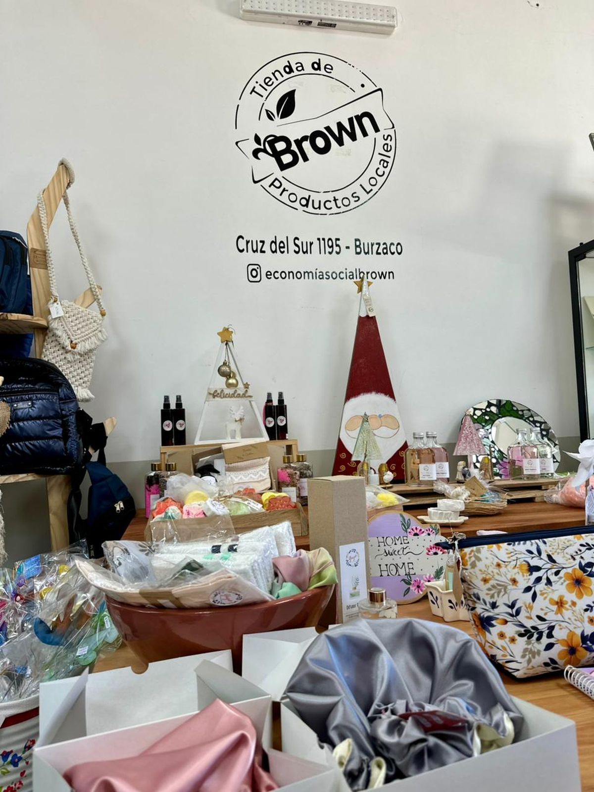 Los productos son hechos por emprendedores de Almirante Brown. Los productos son hechos por emprendedores de Almirante Brown.