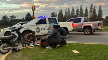 Canning: dos personas fueron hospitalizadas tras un choque entre una camioneta y una moto
