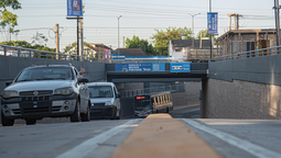 almirante brown: limitan el transito en el paso bajo nivel de calzada por tareas de mantenimiento