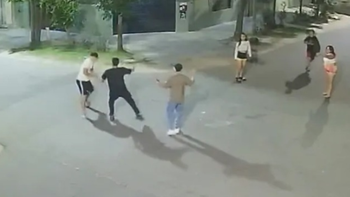 Violenta pelea en Lomas: un joven quedó inconsciente tras una patada