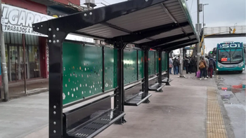 Anuncian obras de pavimentación y paradas de colectivos en Lomas, Echeverría, Ezeiza y la región