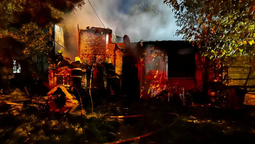 incendios en dos viviendas de el jagüel: trabajaron bomberos y same