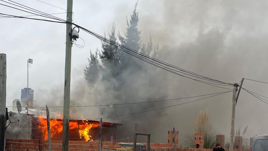 Se salvaron de milagro en un incendio en Alejandro Korn, pero lo perdieron todo: Dios nos sacó de ahí