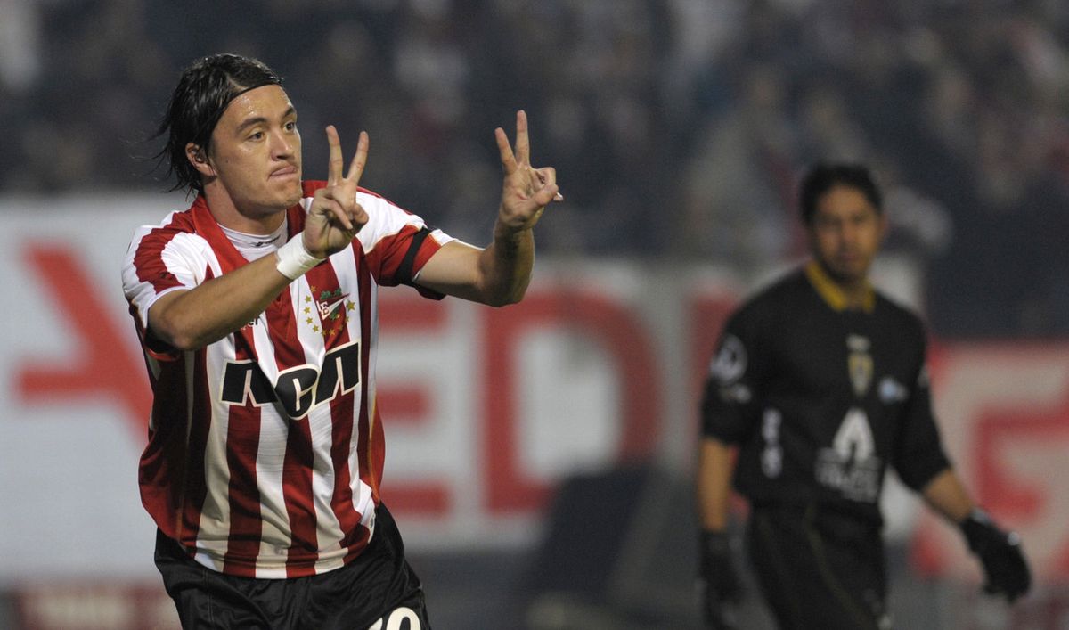 Fue parte del plantel campeón del fútbol argentino con el Estudiantes de Alejandro Sabella. 
